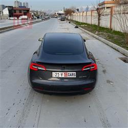 تسلا موديل 3